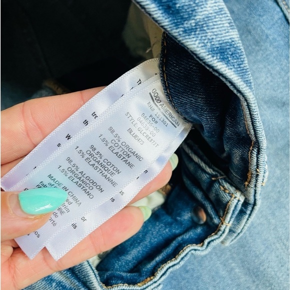 Good American Good Legs Crop Jean - Picture 10 of 10